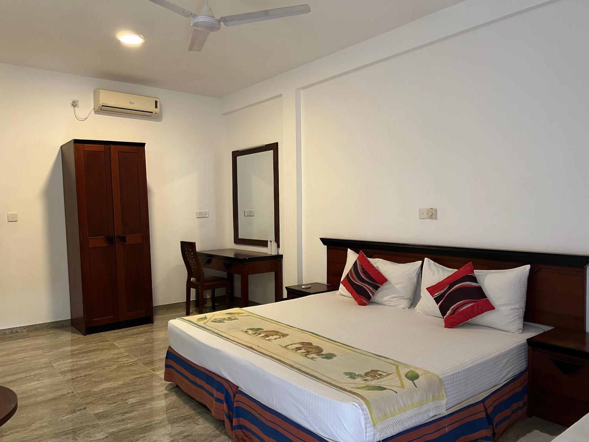 Wild Heaven Hotel Tissamaharama Bagian luar foto